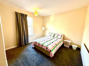 COZY KINGSIZE room in Shared House 2